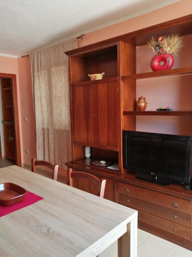 Residence Degli Ulivi Ossi Bagian luar foto