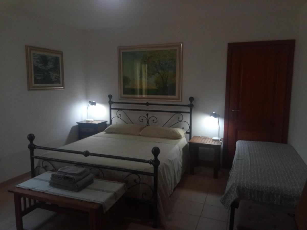 Residence Degli Ulivi Ossi Bagian luar foto