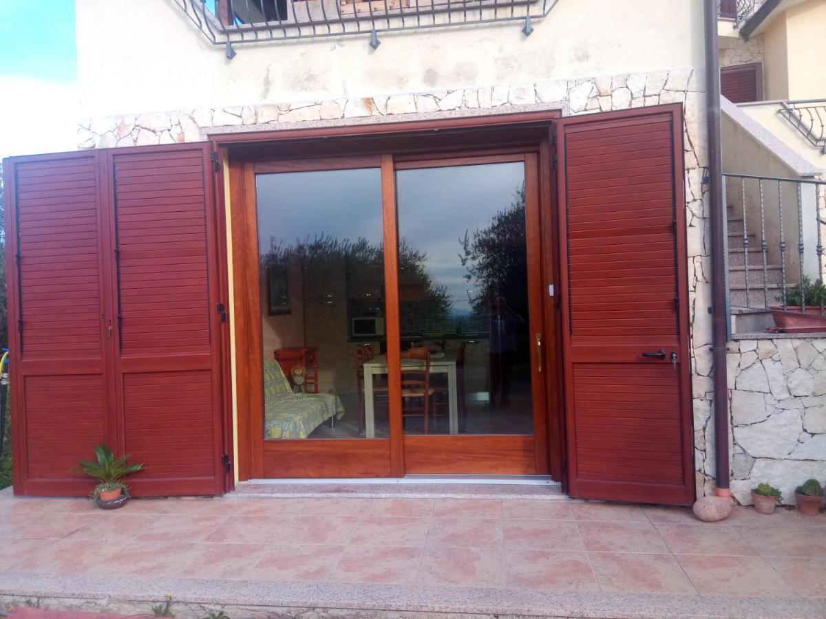 Residence Degli Ulivi Ossi Bagian luar foto